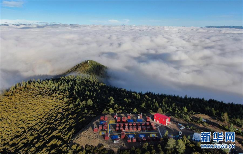 俯瞰海拔4120米的雅江县帕姆岭寺顺丰无人机雅江运营基地(8月5日无人