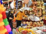 西藏拉萨：年货市场红火